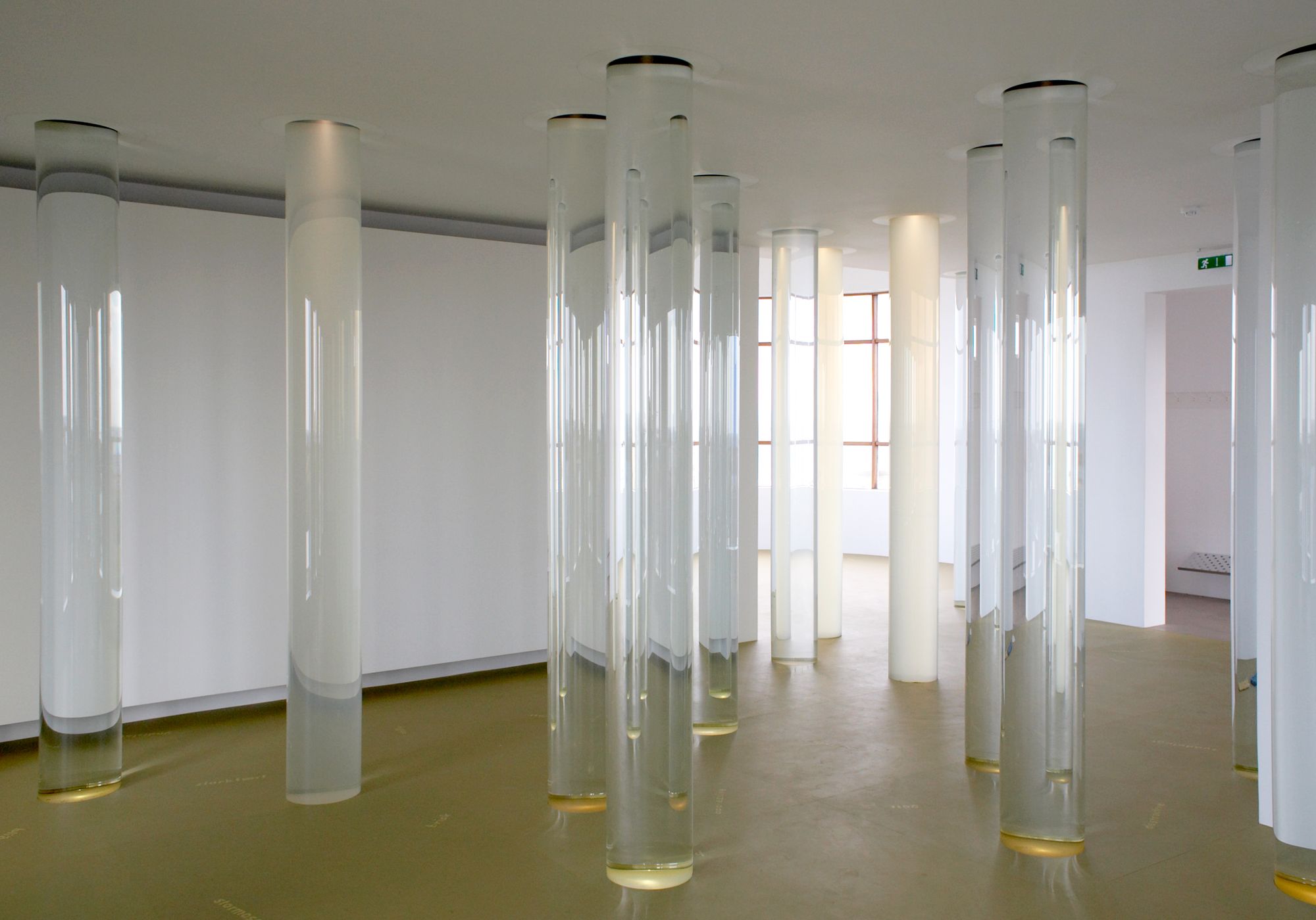 Roni Horn: Dictionary of Water, 7L, 2001 | Bookshop Le Plac